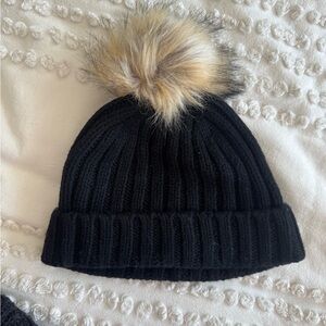 Black Knit Pom-Pom Beanie